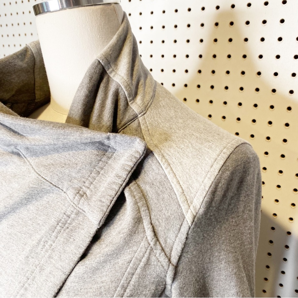 Lululemon | Coast Wrap Open‎ Front Cardigan in Heathered Mod Medium Grey Sz. 4 - Picture 8 of 16